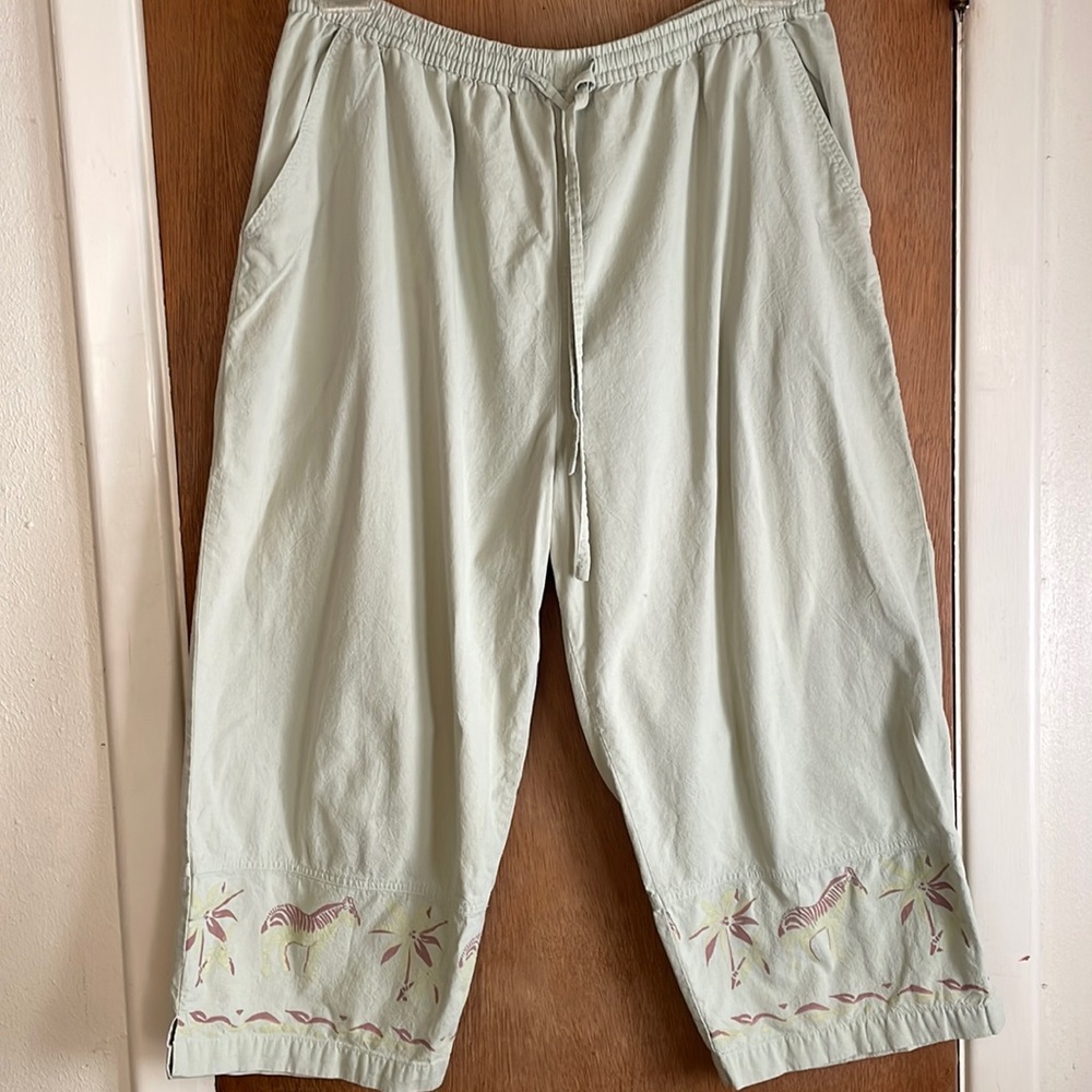 Jane Ashley Woman’s Capri Sz 16/18 Tropical Design Zebra